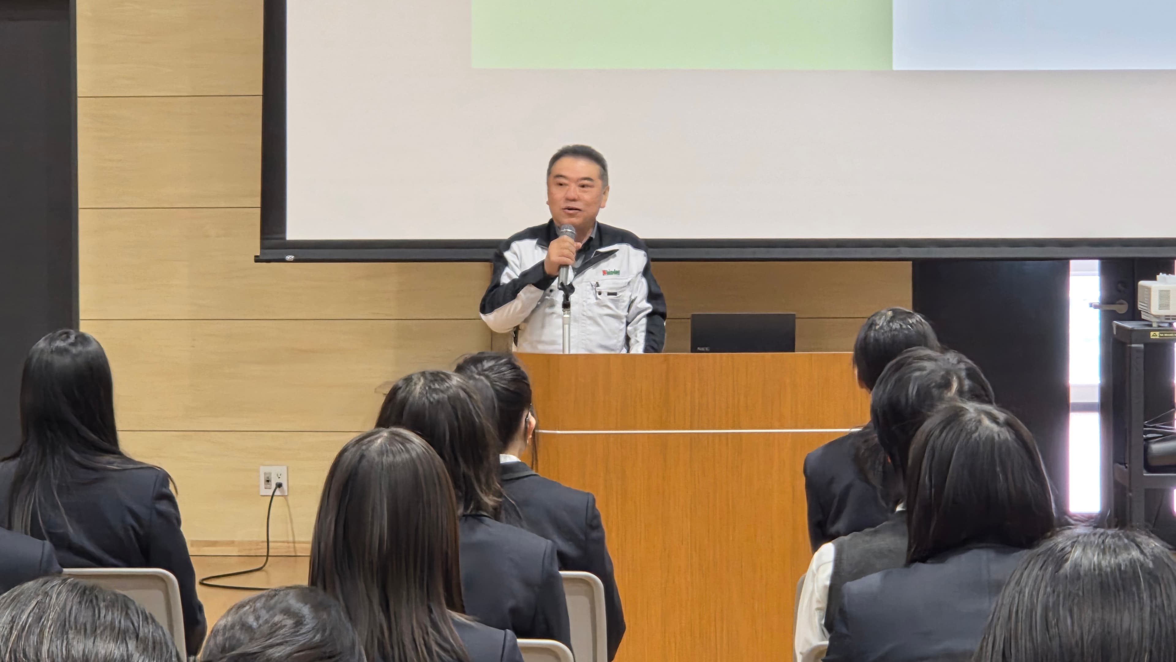 高校出前授業の様子1