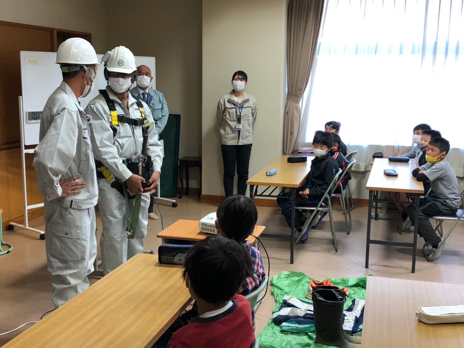 教室での出前授業の様子